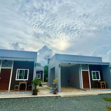 แหลมงอบเฮาส์ Laemngob House Βίλα Εξωτερικό φωτογραφία